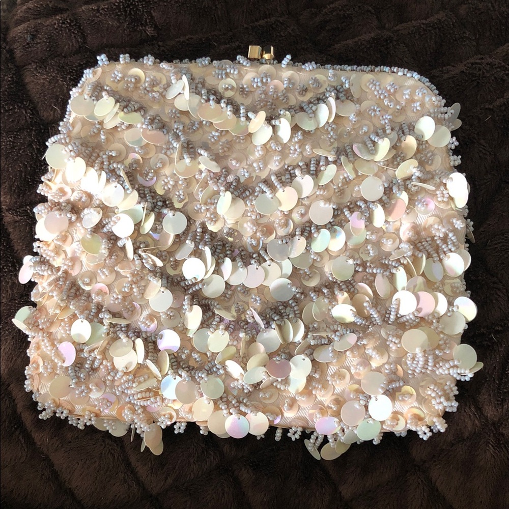 Vintage Cream Beaded Clutch Handbag with Kiss Lock